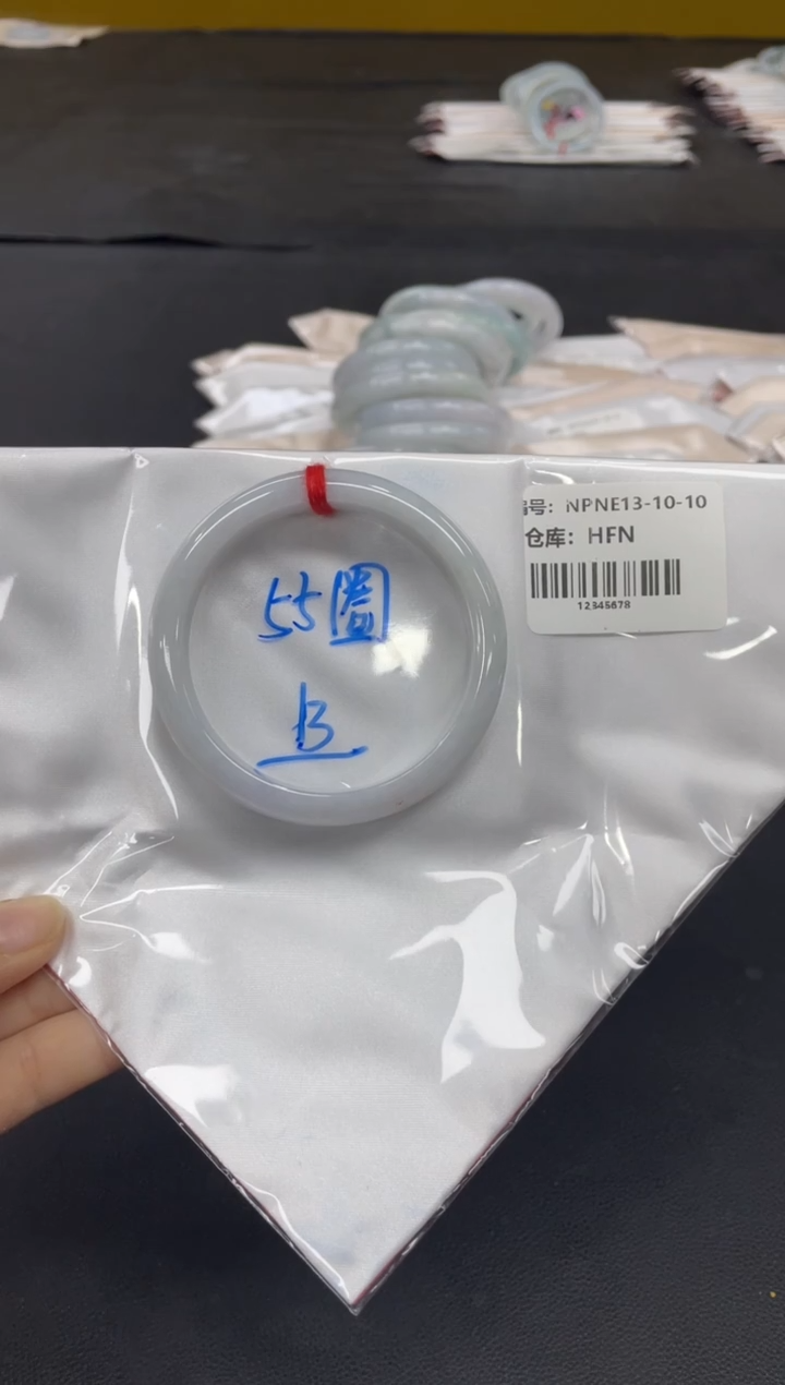 未镶嵌手镯翡翠翡翠手镯