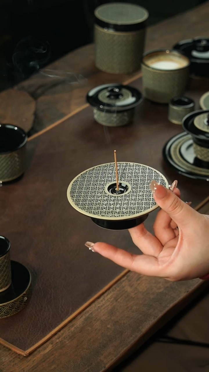 【闪购商品】瓷片李斌 玄色系列 回纹香插