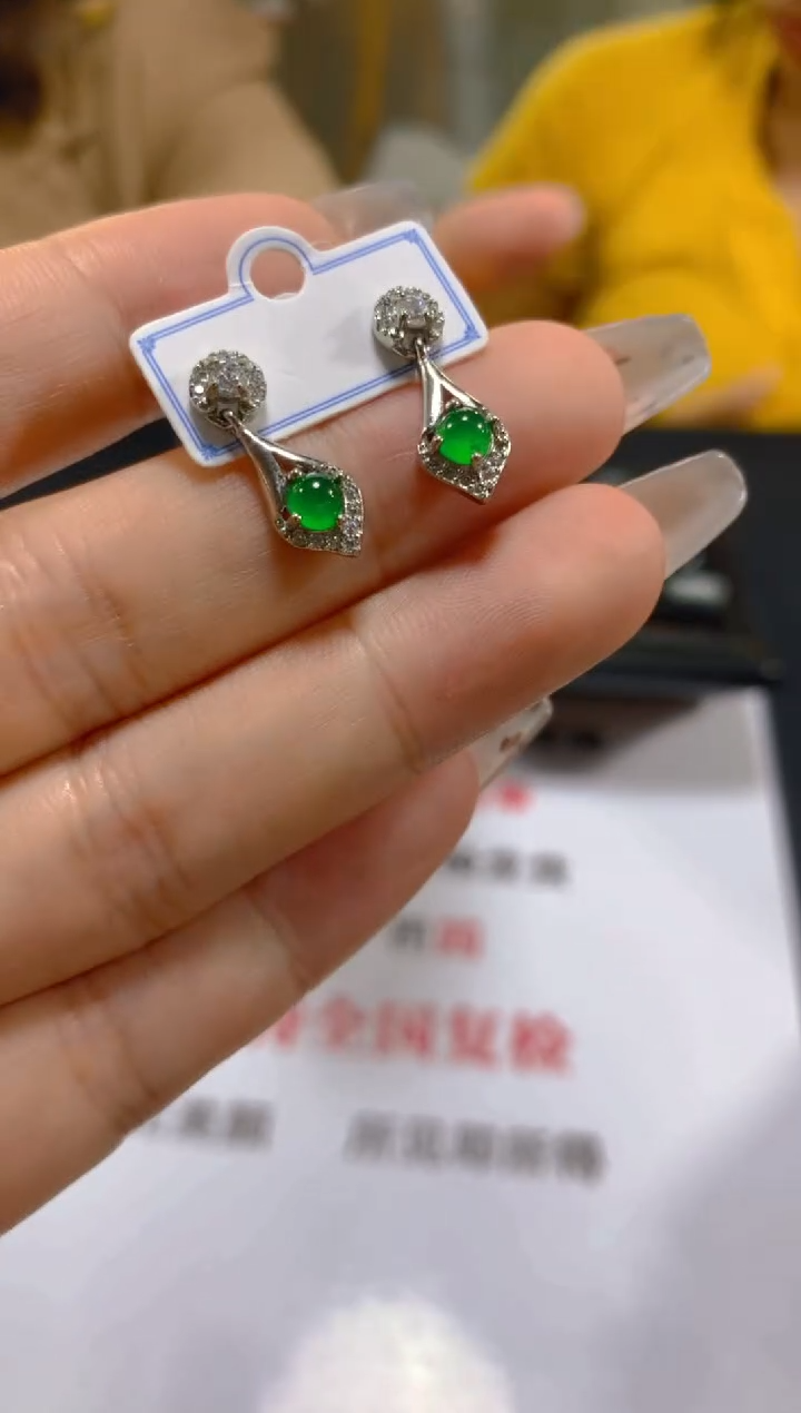 未镶嵌翡翠耳饰多样性发一