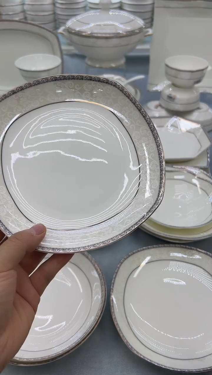 骨瓷玲珑7.5方2个