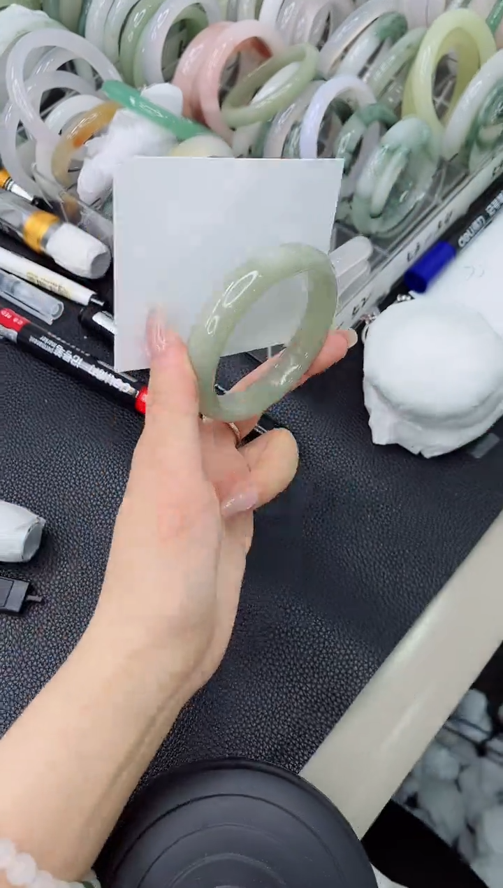 石英质玉手镯未镶嵌168-56.4