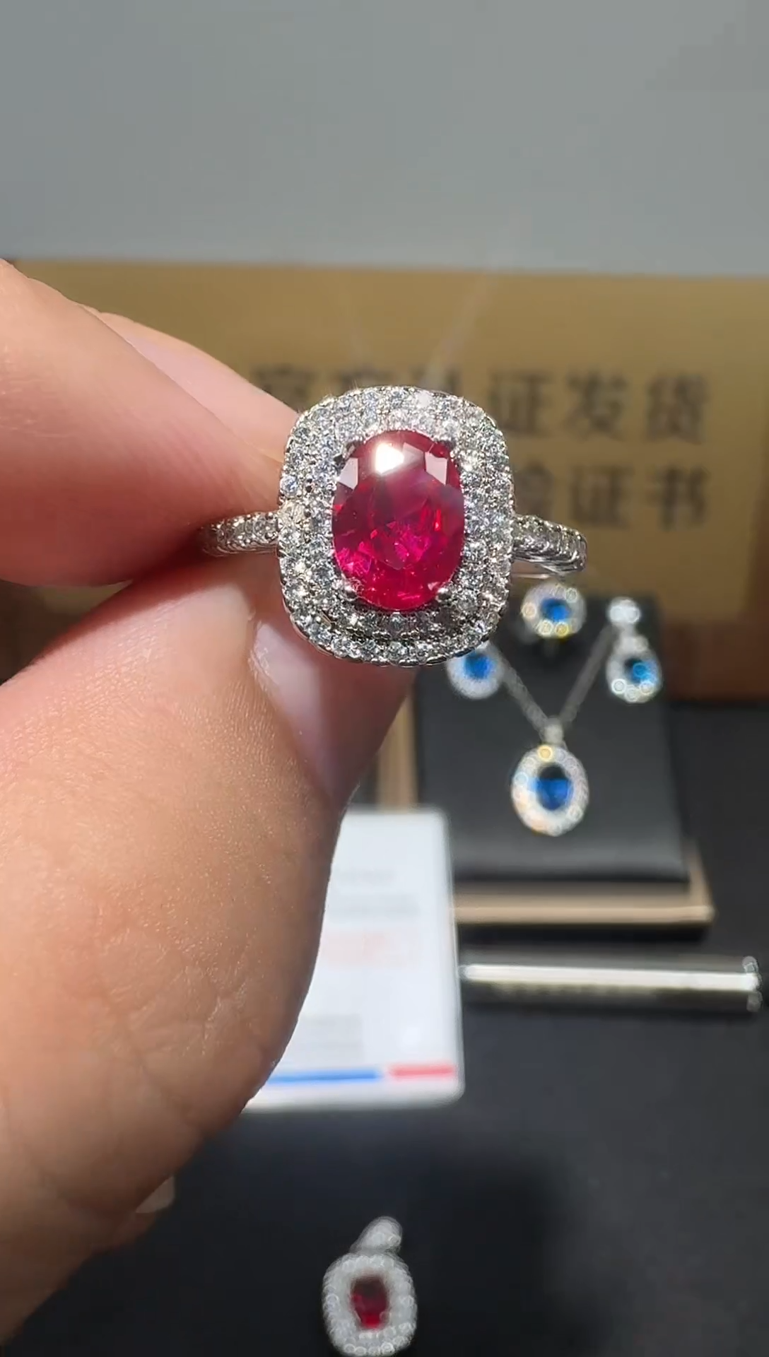 18K金镶嵌戒指红宝石112