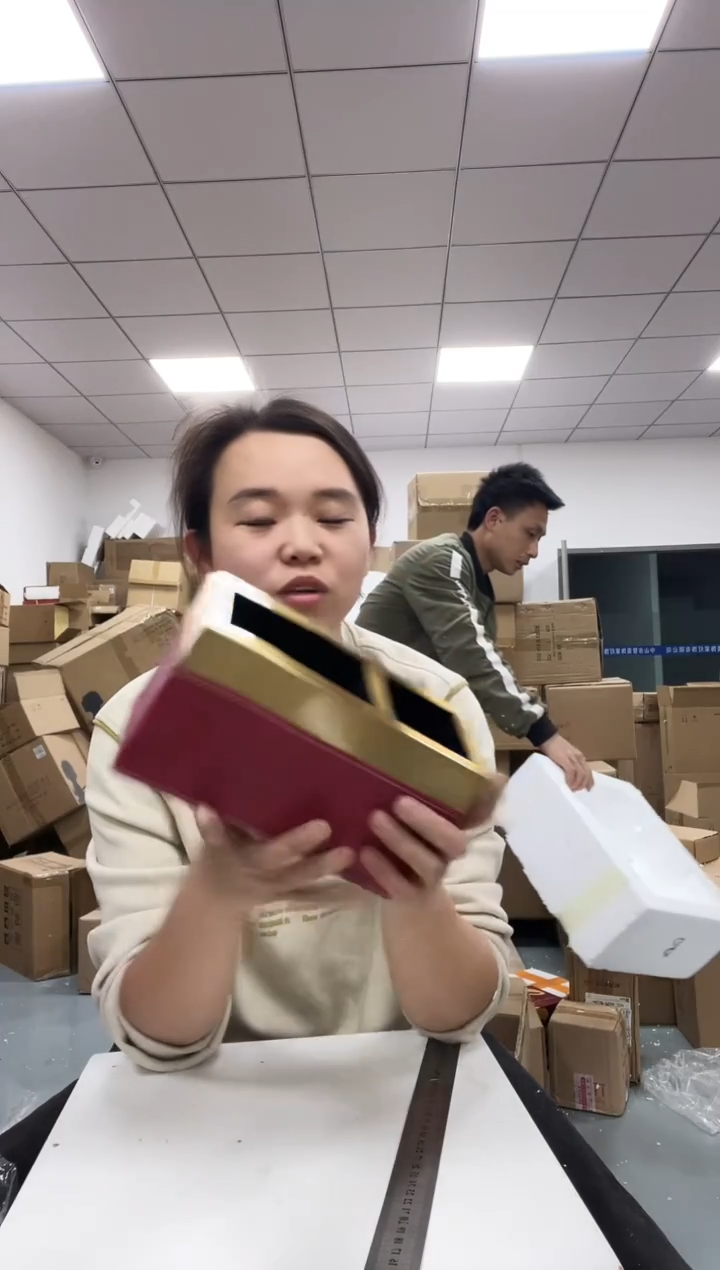 树脂皮质红色双收纳