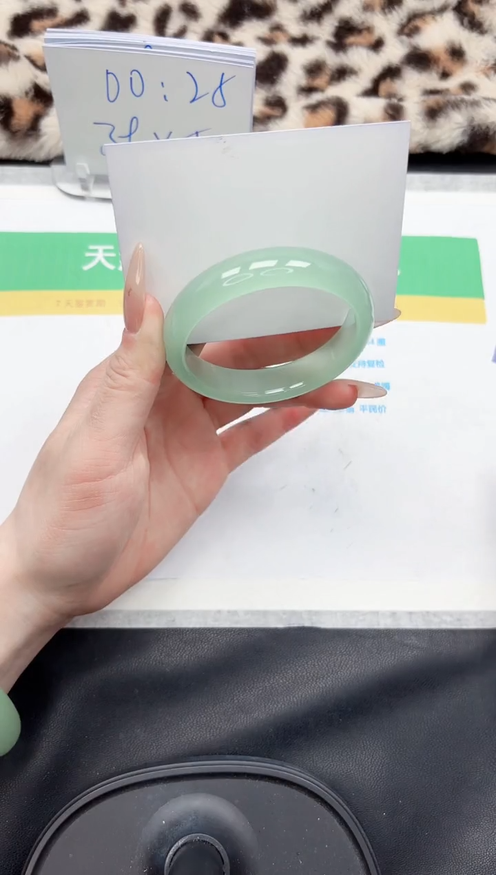 【闪购商品】石英质玉手镯未镶嵌368-55