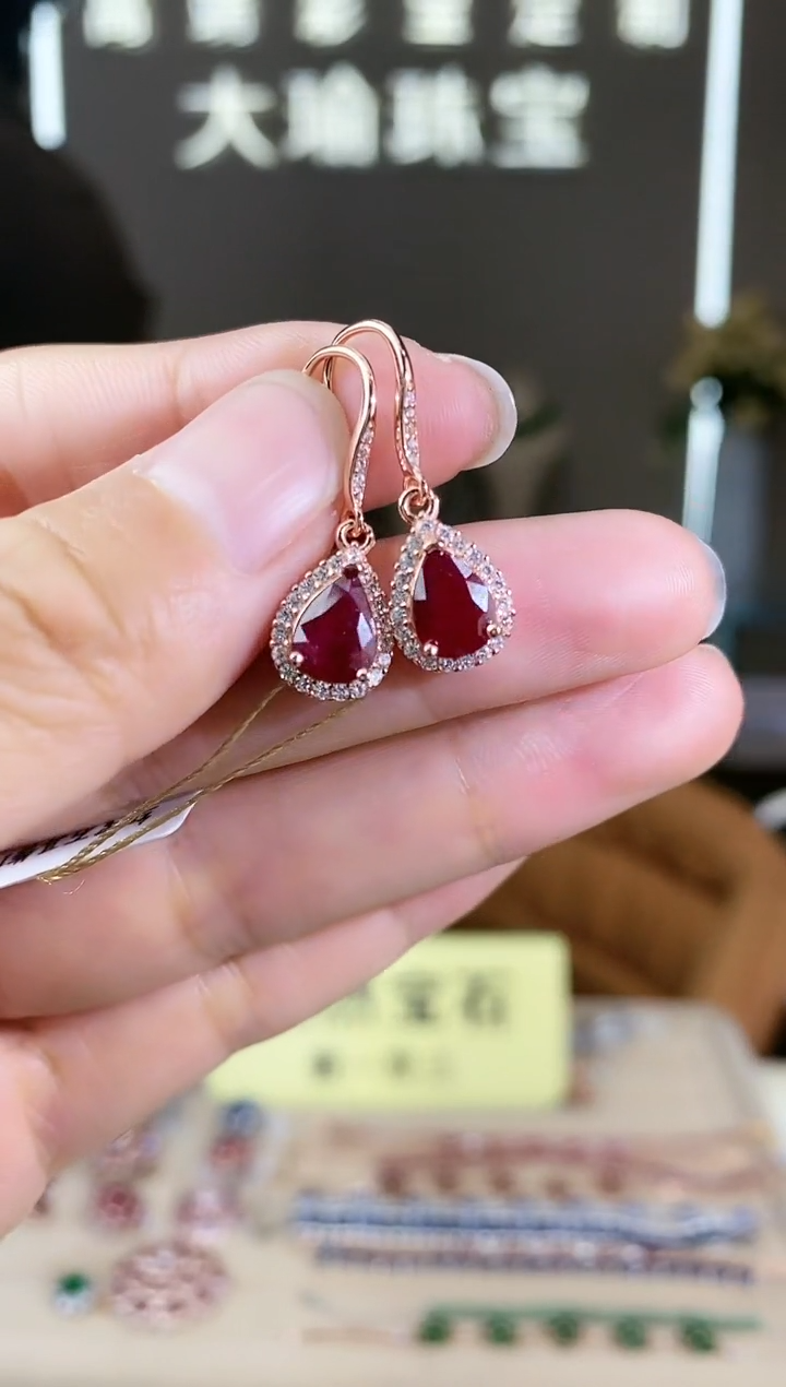 【闪购商品】红宝石耳饰银S925镶嵌耳饰
