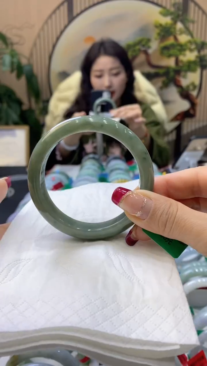 【闪购商品】翡翠手镯未镶嵌99905516