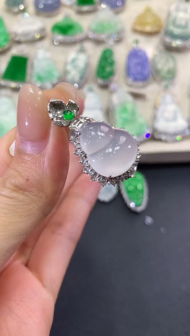 【闪购商品】翡翠吊坠(不含链)18K金镶嵌q67        