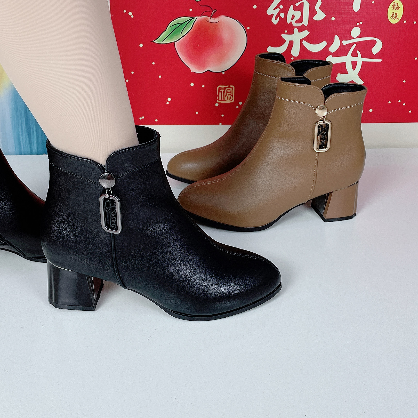 2025-4公分韩版舒适时尚百搭防滑短靴中跟妈妈鞋秋冬单靴方圆头