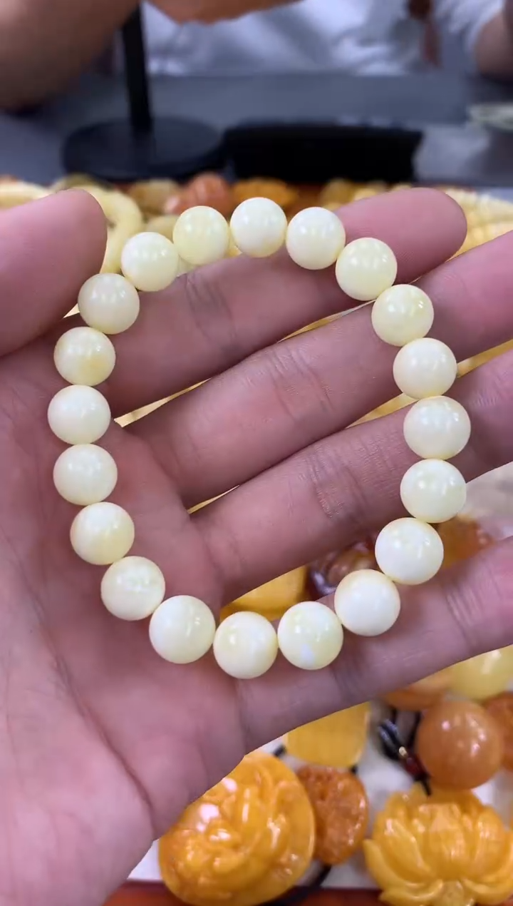 【闪购商品】琥珀裸石未镶嵌手串