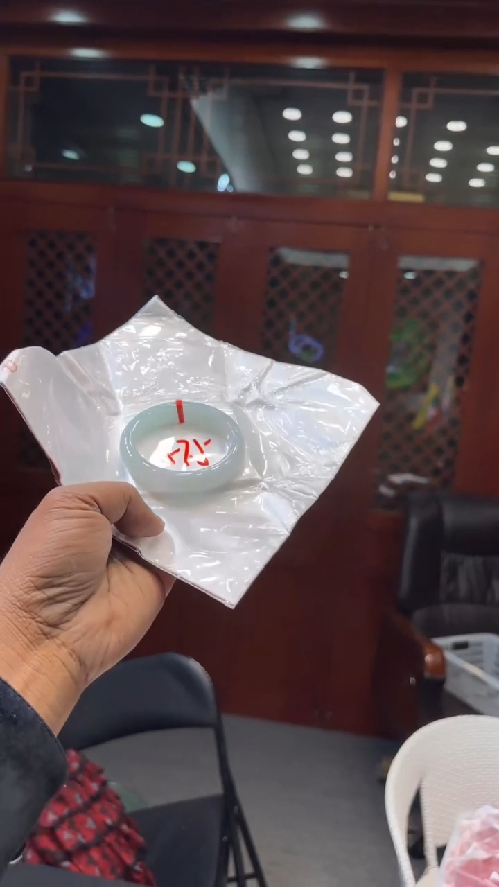 【闪购商品】翡翠手镯未镶嵌手镯