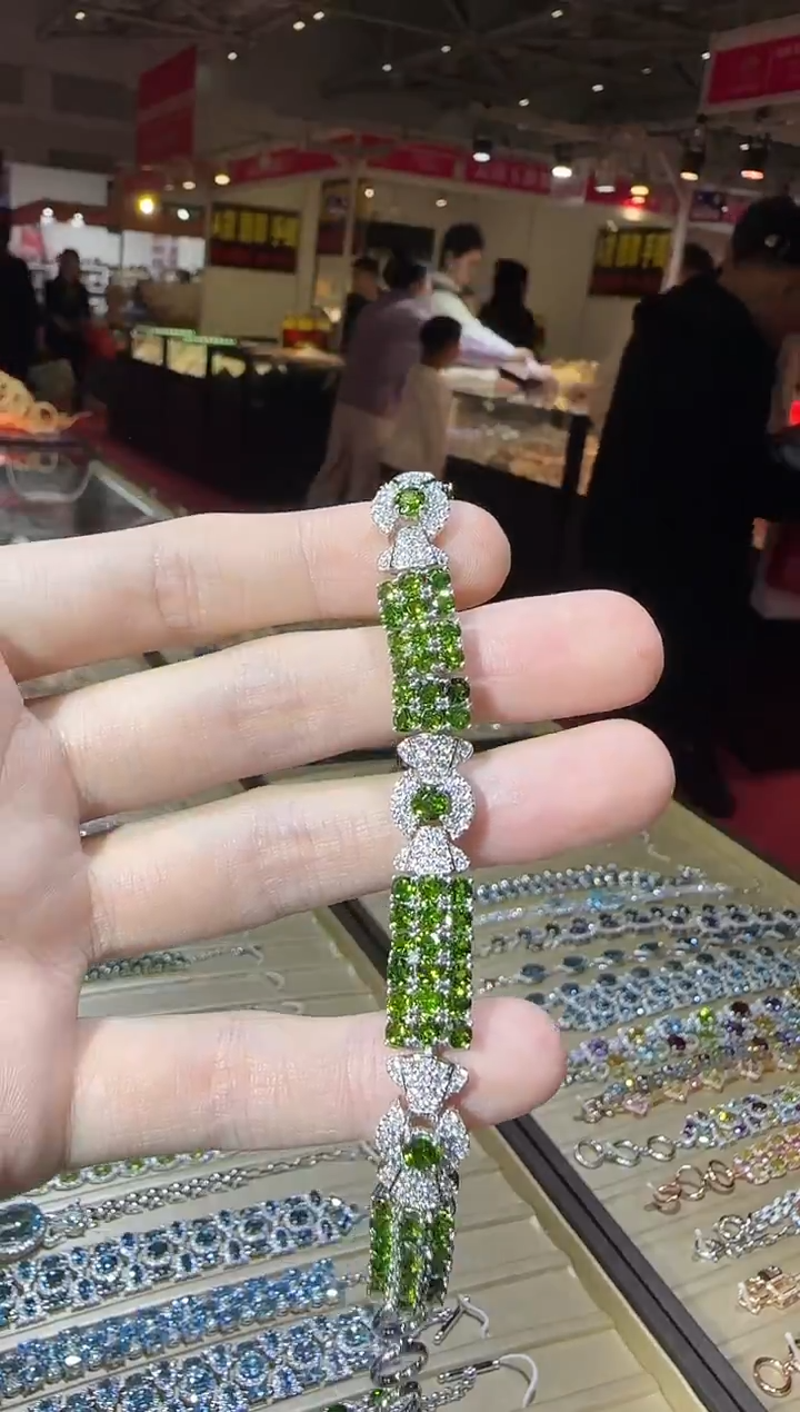 银S925镶嵌透辉石手链豪镶
