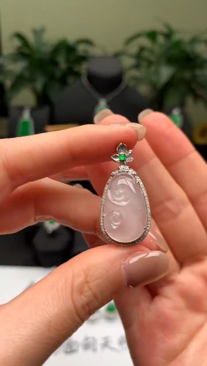 【闪购商品】翡翠颈饰18K金镶嵌如意