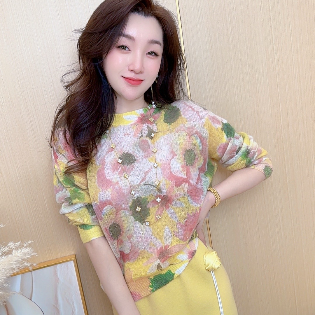 小满服饰【冬日花韵】冬款唯美浪漫法式温柔女人晕染花朵保暖羊绒衫