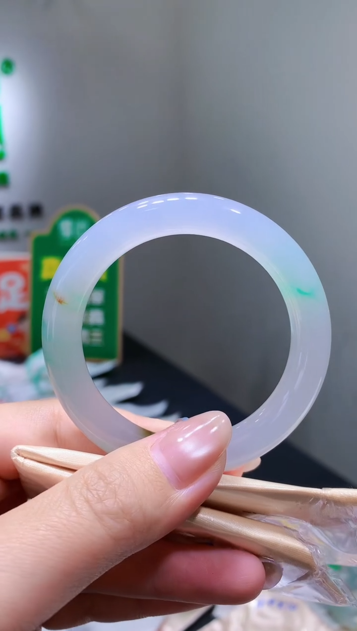 未镶嵌手镯翡翠-k29 天然缅甸A货翡翠51.7圆条总价12万定金2万