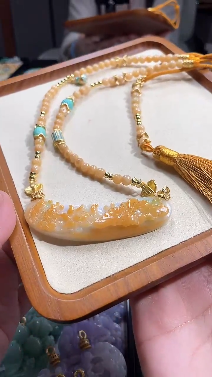 【闪购商品】翡翠颈饰未镶嵌吊坠