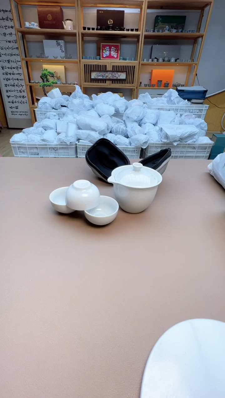 【闪购商品】摆件瓷制品S1111111111111