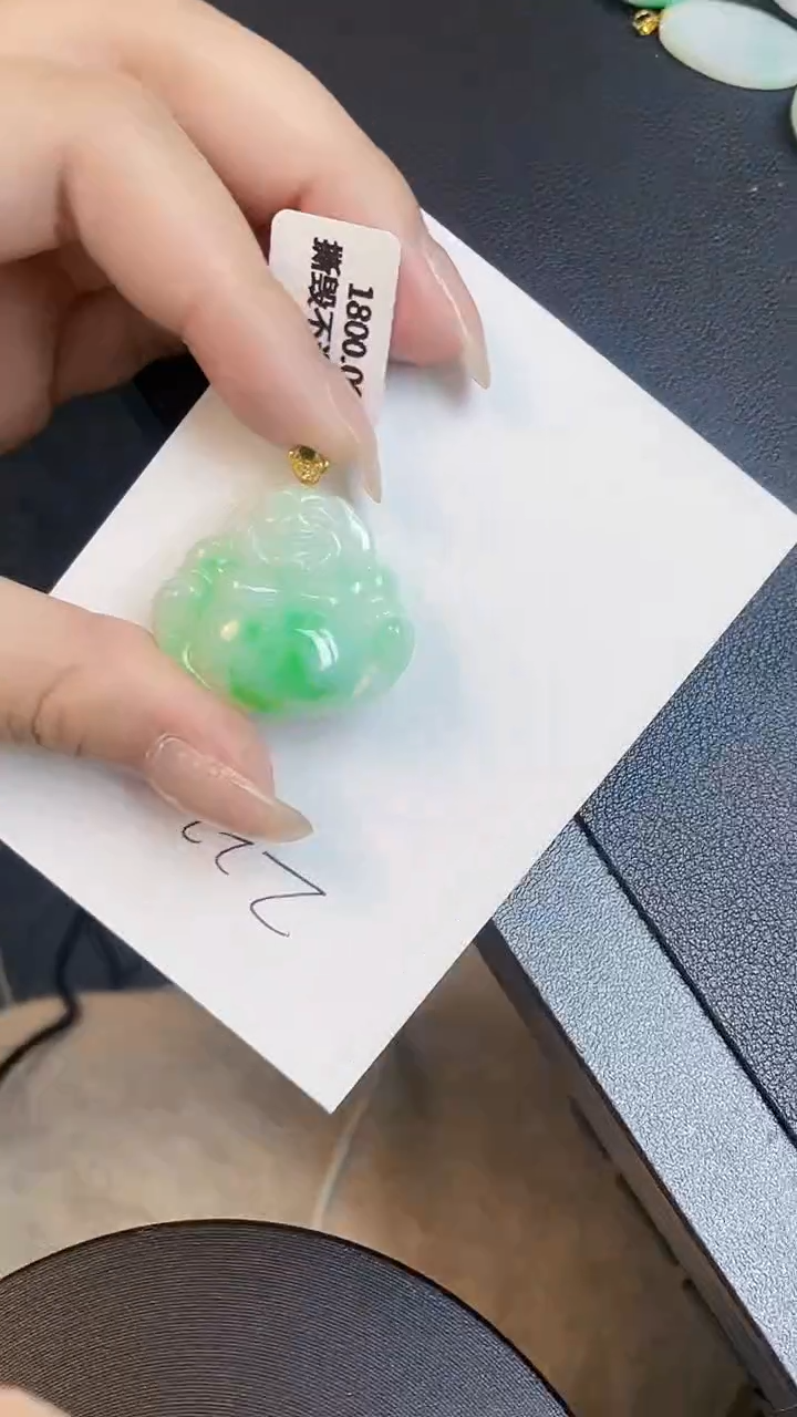 【闪购商品】翡翠颈饰未镶嵌00000000