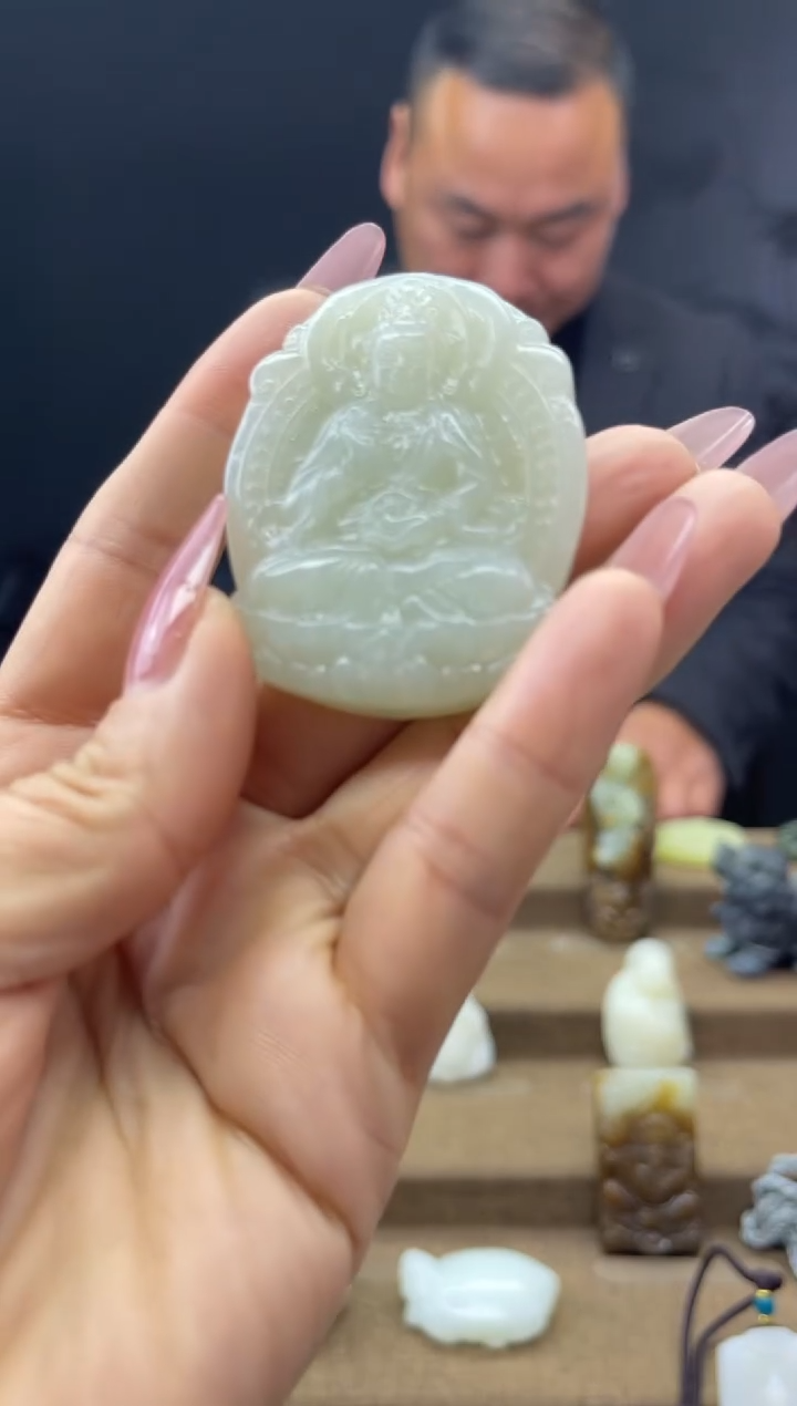 颈饰未镶嵌和田玉1