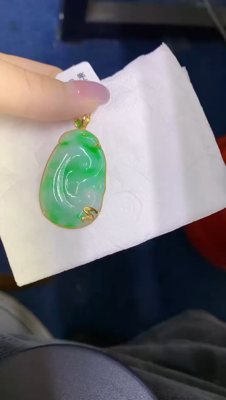 颈饰18K金镶嵌翡翠缅甸天然翡翠A货