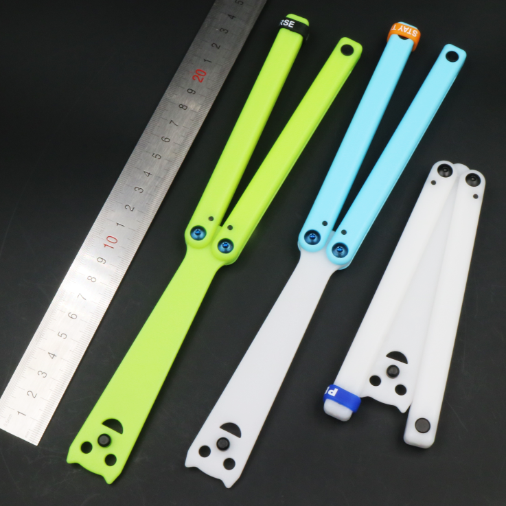 天启乌贼 全塑料安全花式蝴蝶刀练习刀 夜光 带配重 未开刃