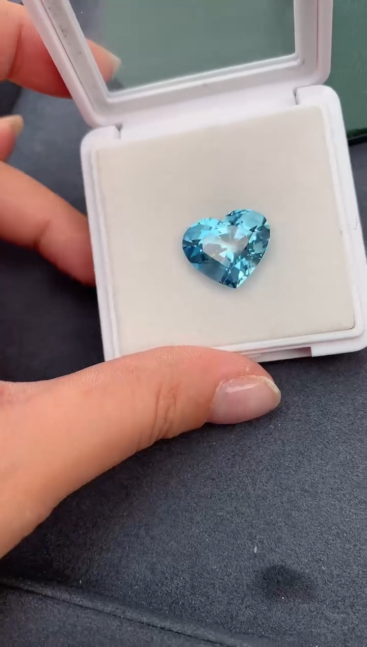 【闪购商品】海蓝宝石裸石未镶嵌13ct海蓝宝