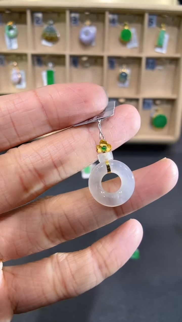 【闪购商品】翡翠吊坠(不含链)18K金镶嵌甜甜圈