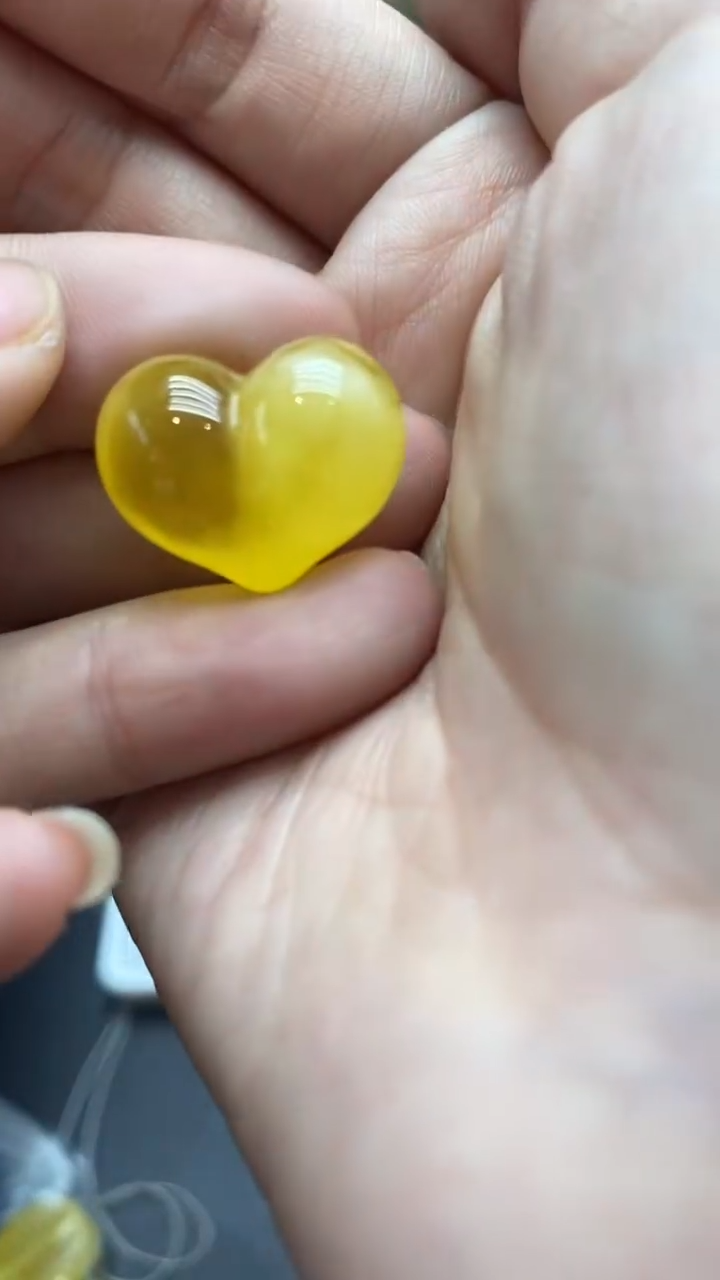 琥珀未镶嵌珠宝奇石1690