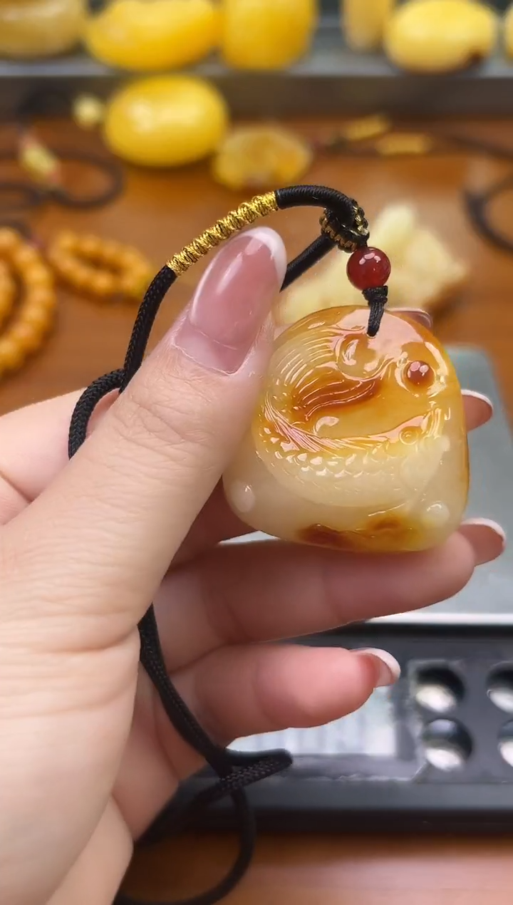 未镶嵌琥珀裸石琥珀蜜蜡吊坠