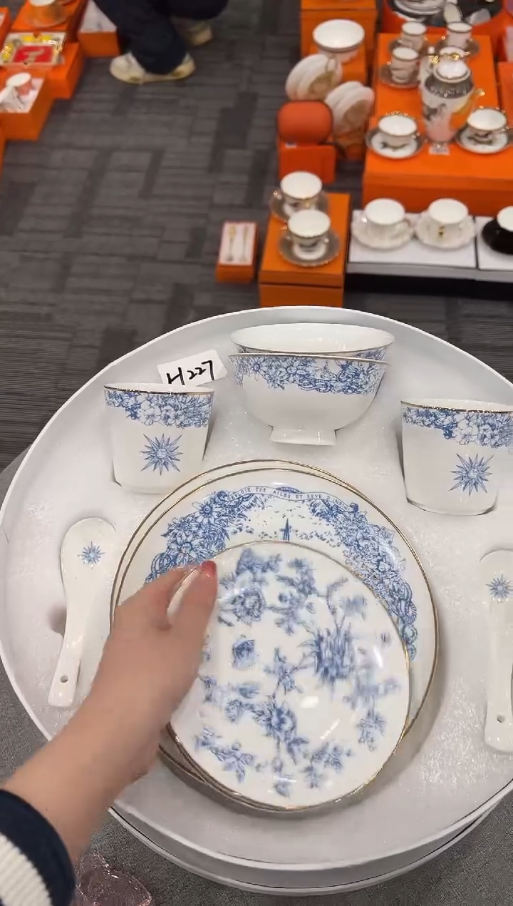 【闪购商品】杯H227--------------