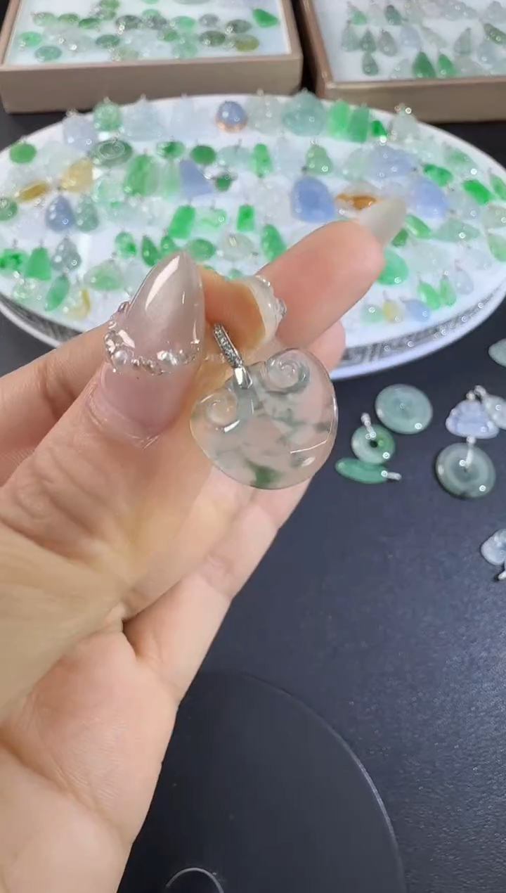 颈饰18K金镶嵌翡翠H1204-1501-512