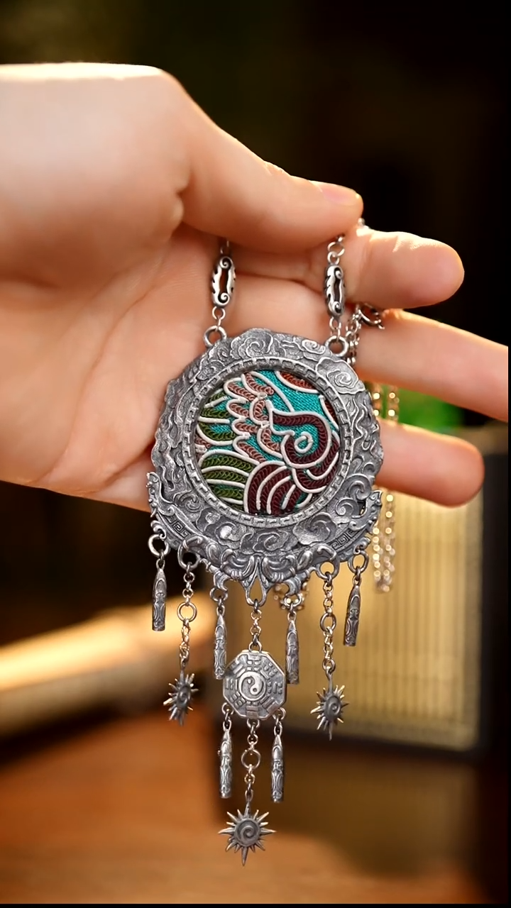 刺绣?****?私人定制苗族手工白W8766