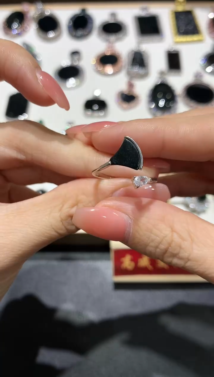 【闪购商品】翡翠吊坠(不含链)银S925镶嵌6多人多样性随机发货1件