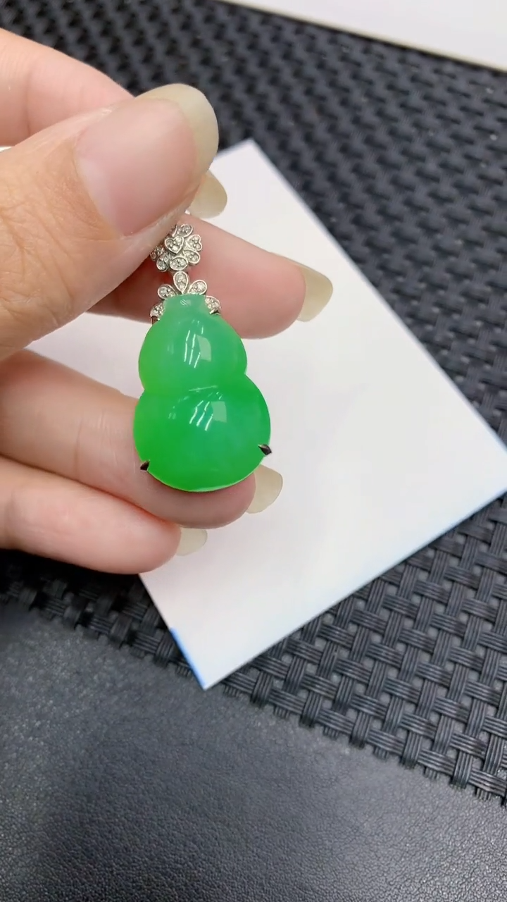 【闪购商品】翡翠颈饰18K金镶嵌            8