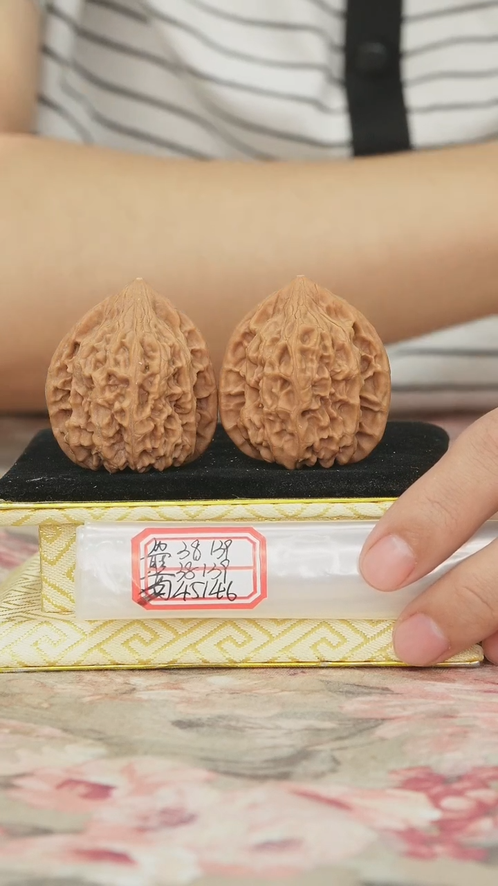 把件文玩核桃鸡心