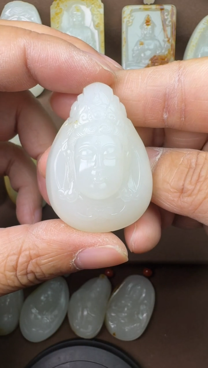 【闪购商品】和田玉颈饰未镶嵌观音法相