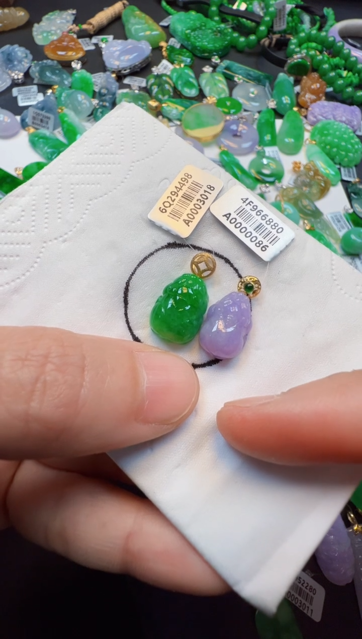 【闪购商品】翡翠吊坠(不含链)18K金镶嵌3800