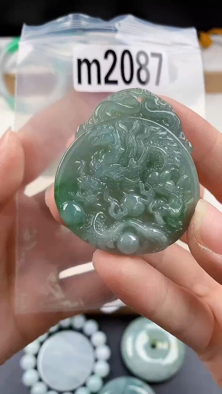 颈饰未镶嵌翡翠天然翡翠吊坠挂件