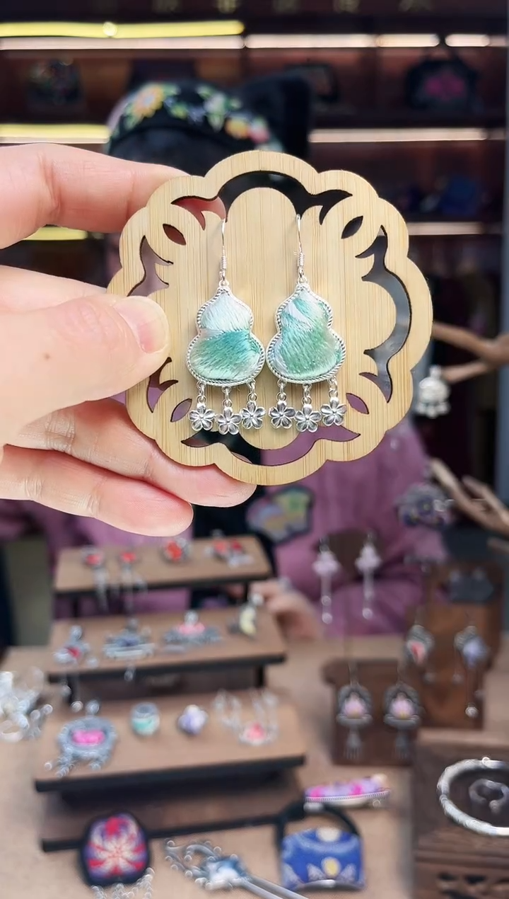 【闪购商品】织绣1636黔东南苗族刺绣