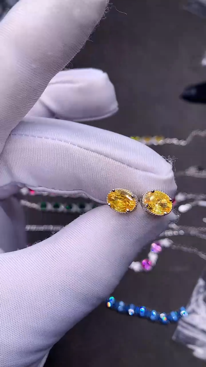 【闪购商品】蓝宝石耳钉银S925镶嵌.......