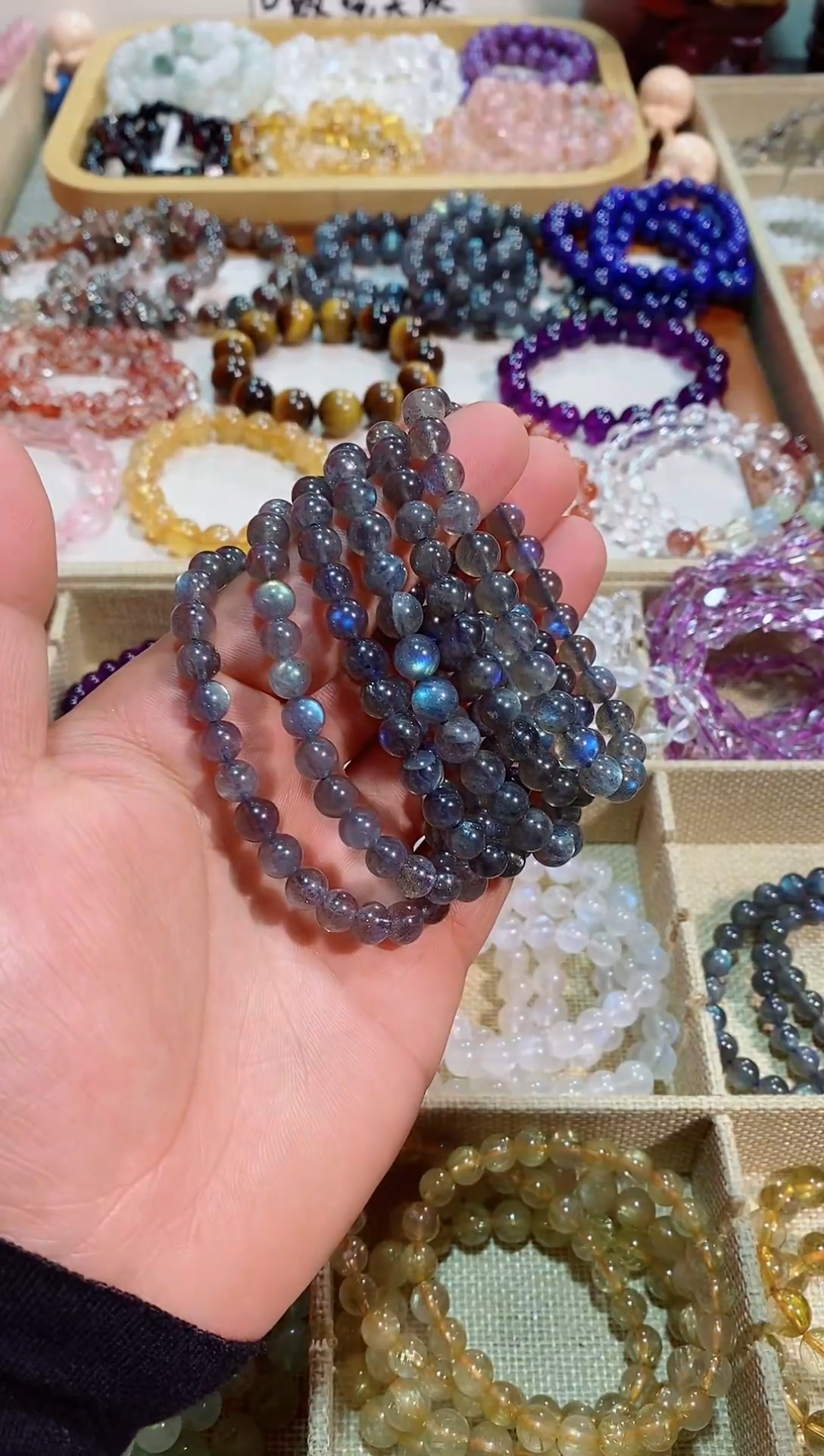 【闪购商品】水晶手链未镶嵌黑体灰月光7M+ (多样性发其一）