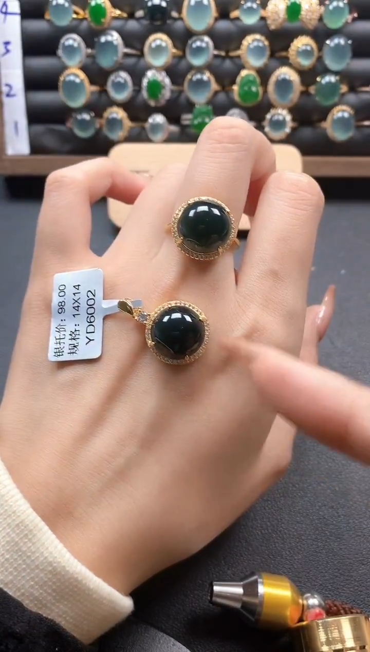 银S925镶嵌戒指翡翠M****?51511