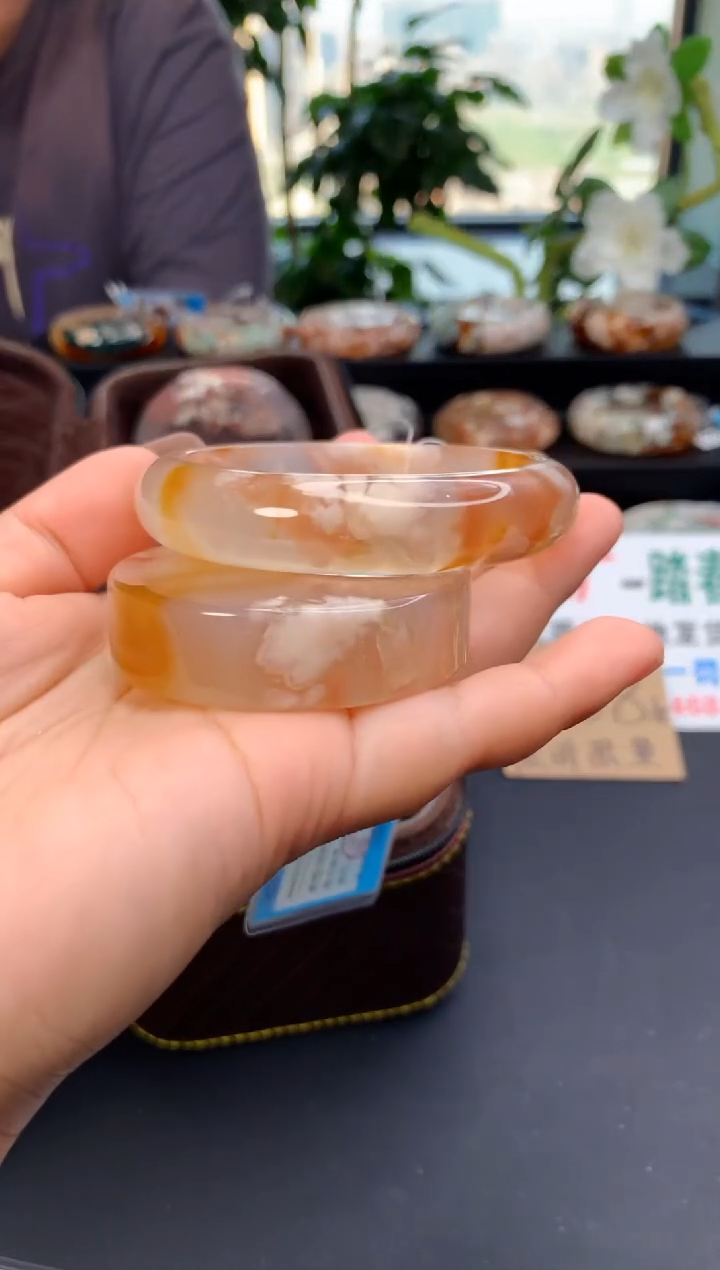 石英质玉手镯未镶嵌赠送镯心（圈口57