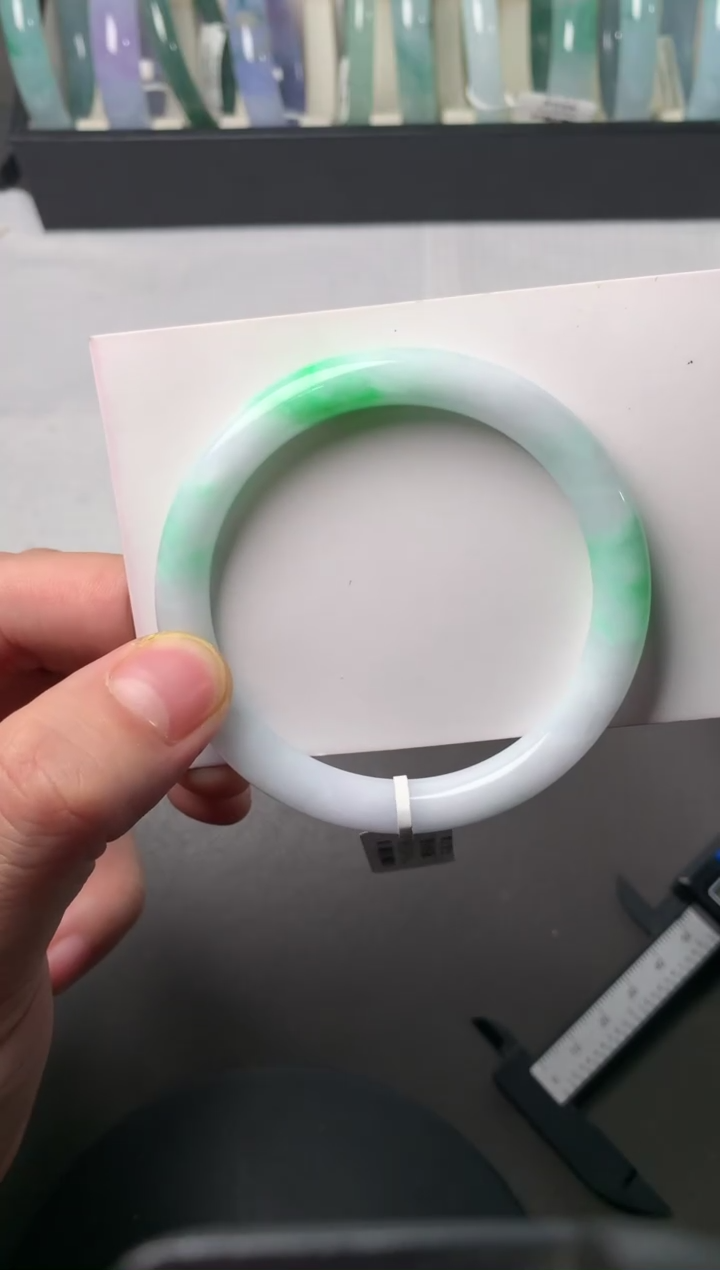 【闪购商品】翡翠手镯（圆镯）未镶嵌55*8.3*7.8