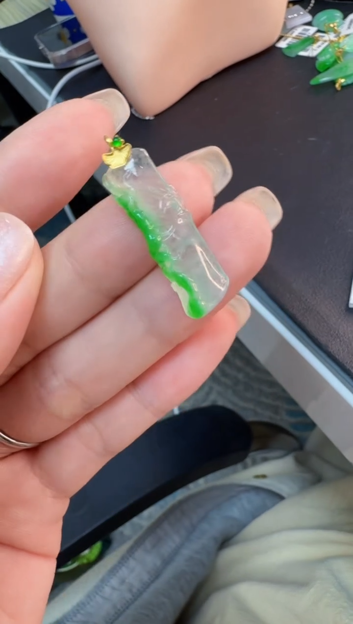 翡翠18K金镶嵌颈饰 请输入需要关联的品牌