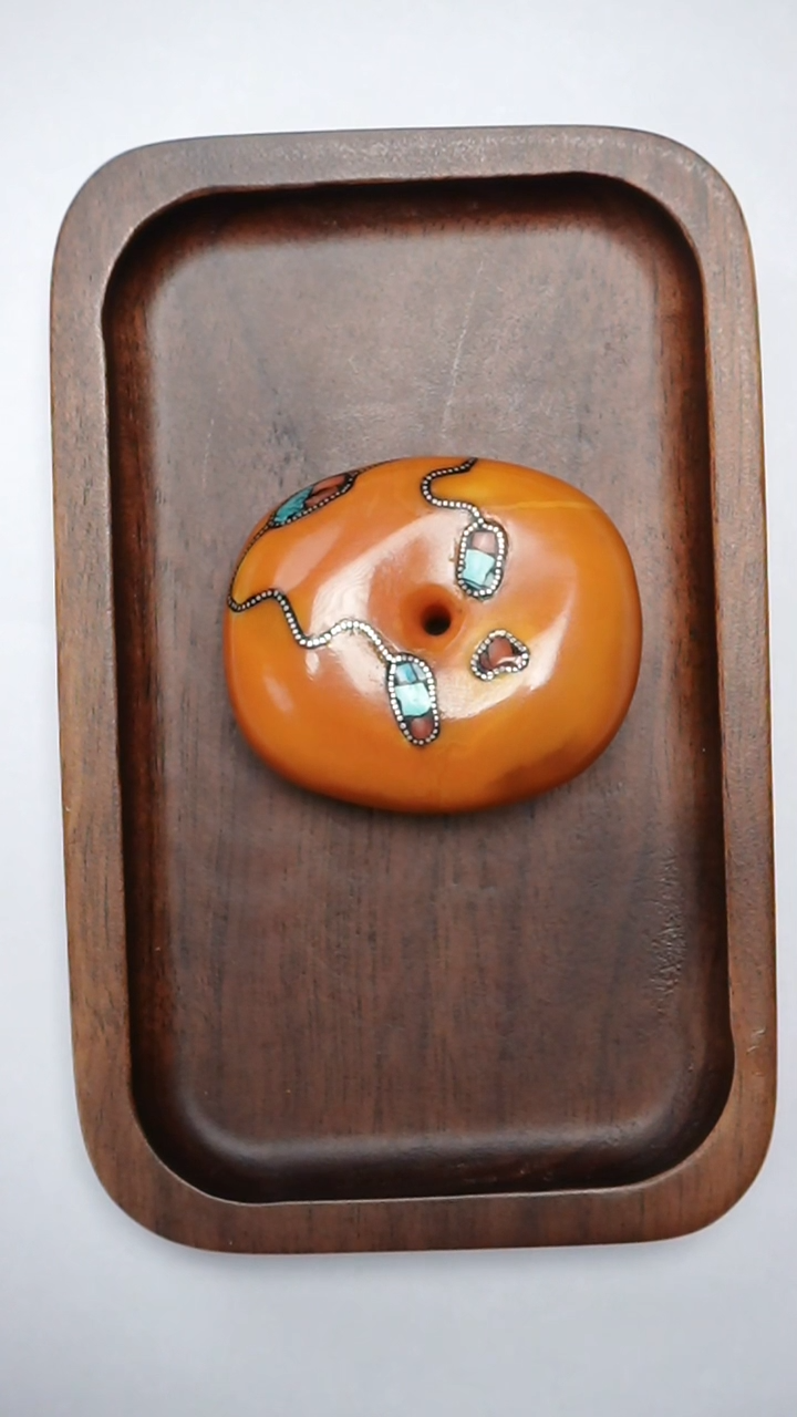 【闪购商品】琥珀颈饰未镶嵌老蜡尼泊尔扣子37.35克