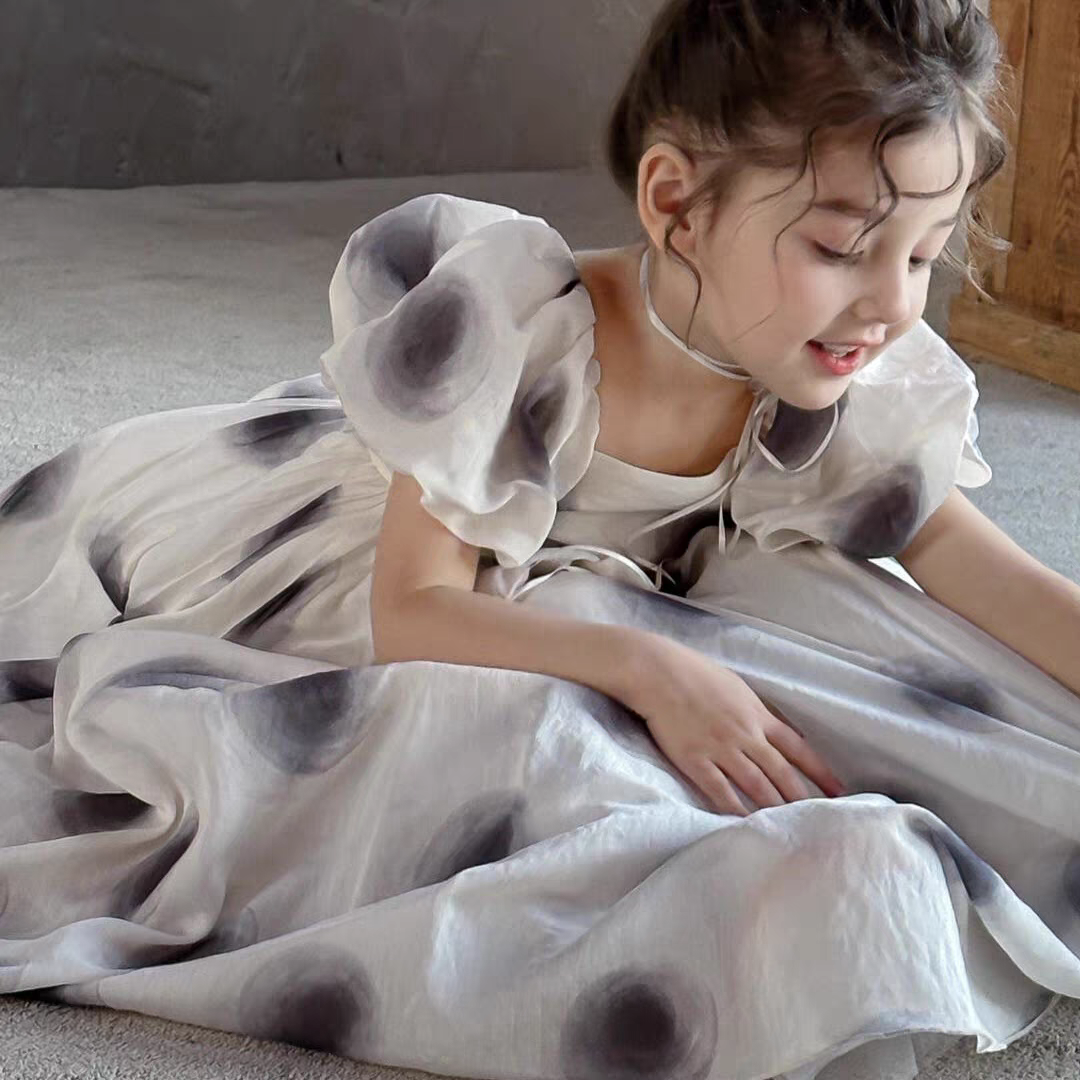 1748女童法式连衣裙2025年夏季新款简约洋气泡泡袖黑白大摆公主裙