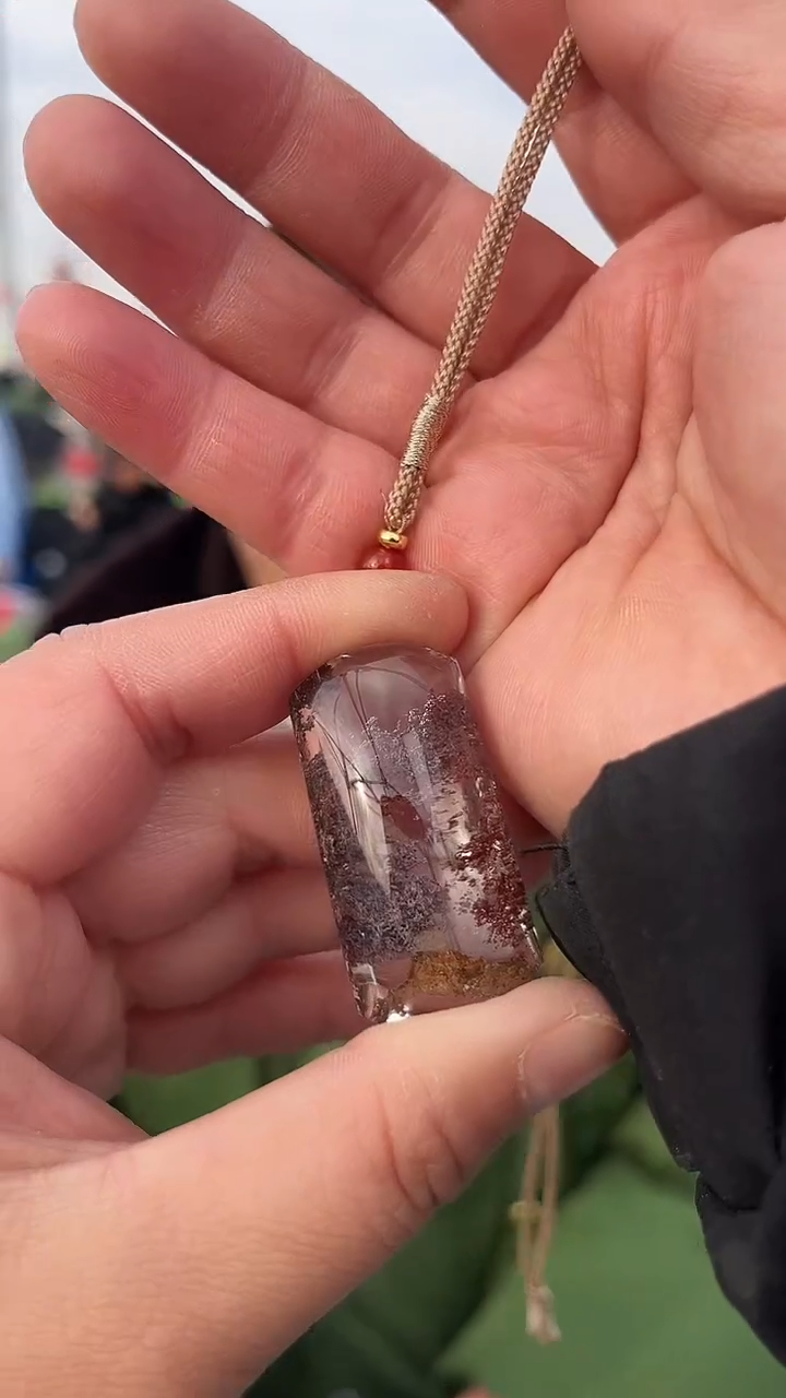 【闪购商品】水晶吊坠(赠链)未镶嵌天然多样性发一