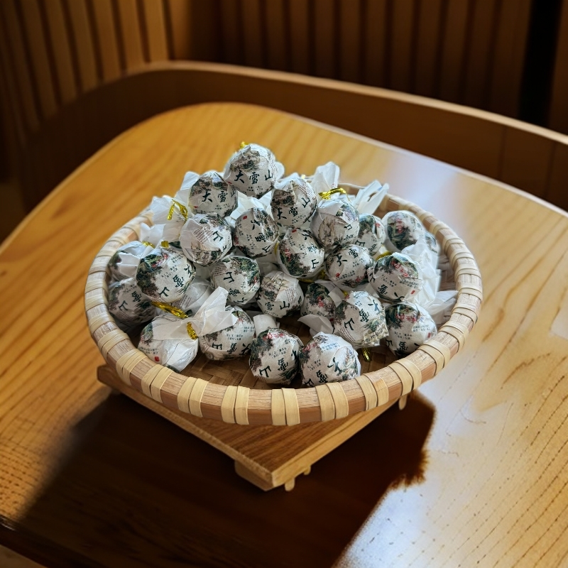 大雪山野生高杆白茶龙珠