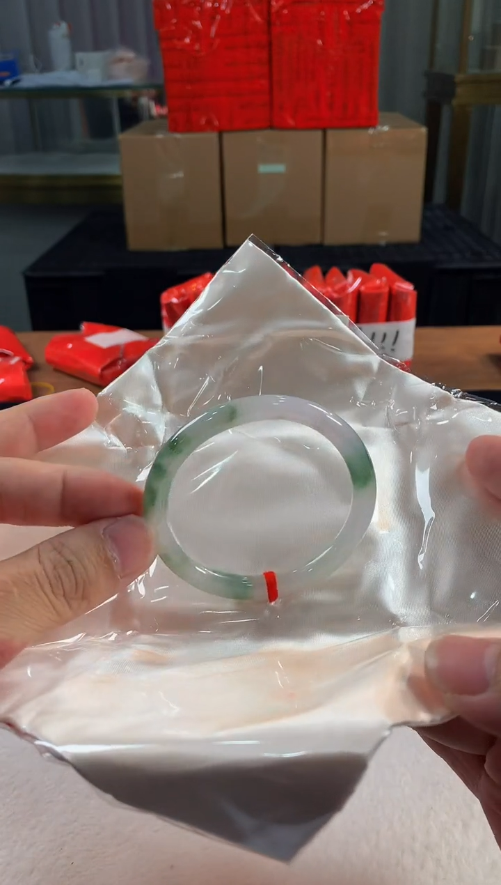 未镶嵌定制翡翠5034毛货不退不换 53-54圈