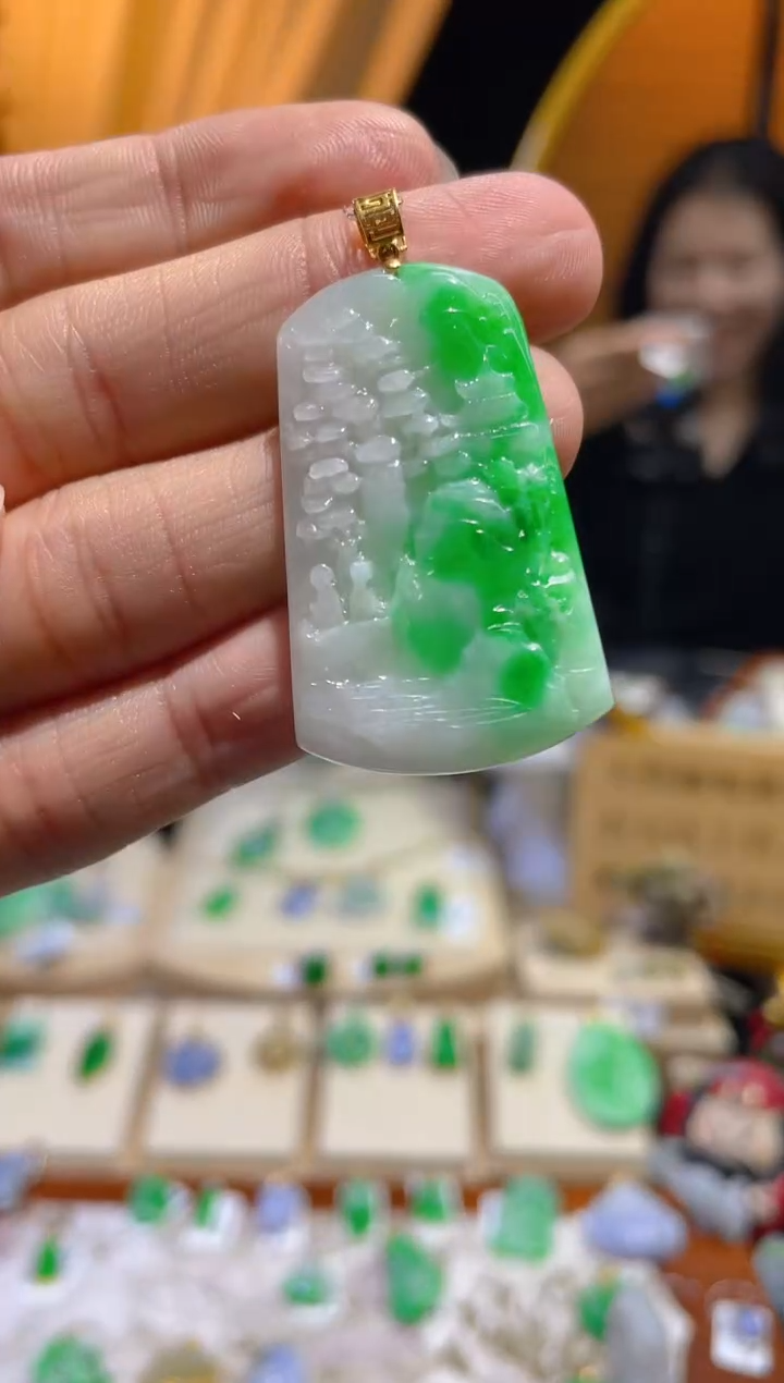 【闪购商品】翡翠颈饰18K金镶嵌假一赔三